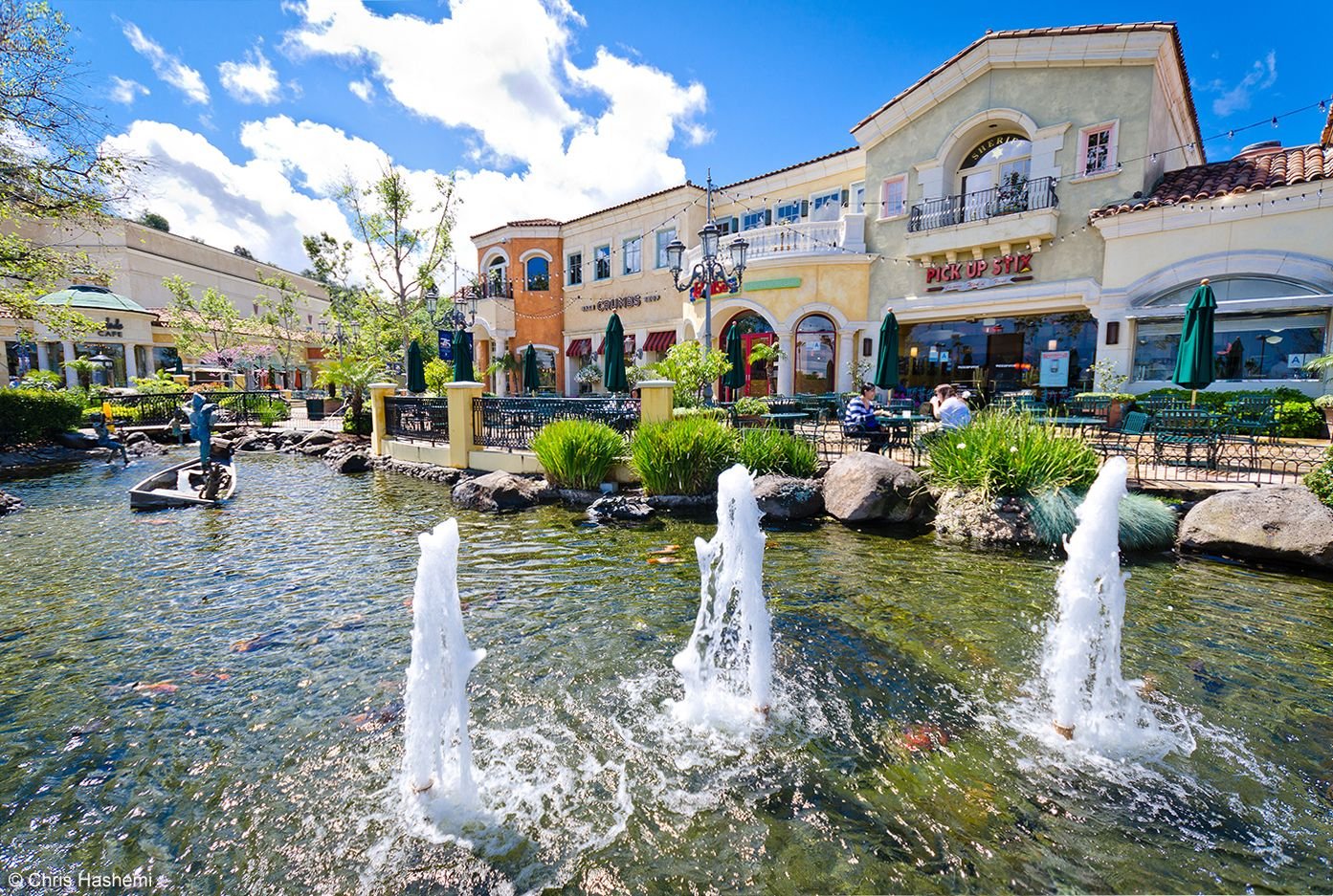Shopping and dining area in Calabasas, California
